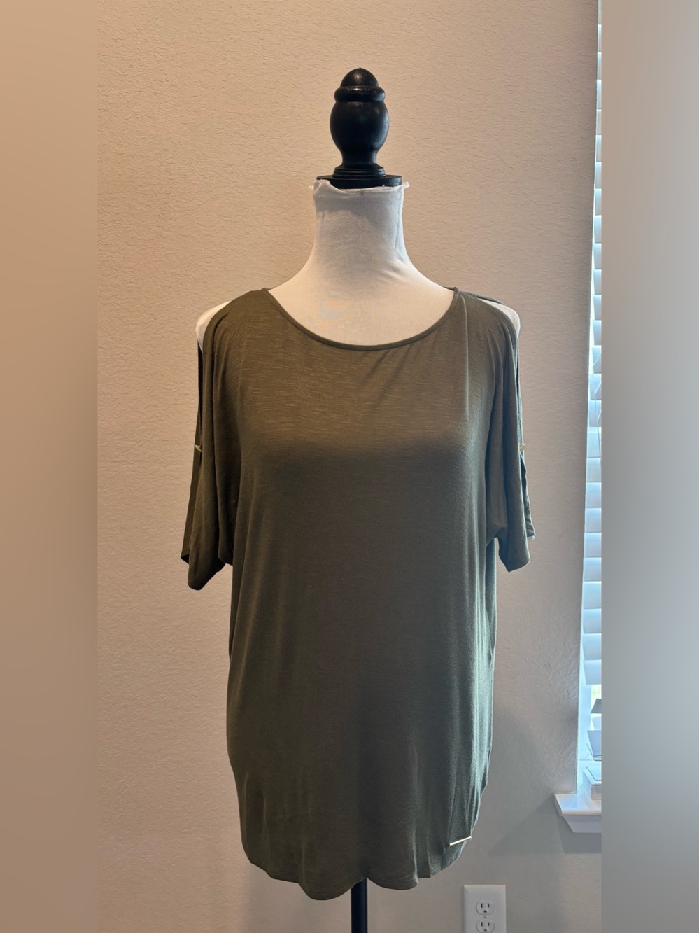 New York Jones Women’s Army Green Cold-Shoulder Top